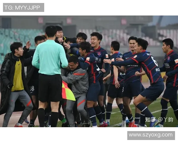 重庆足球队技术革新引发热议助力球队崛起与发展